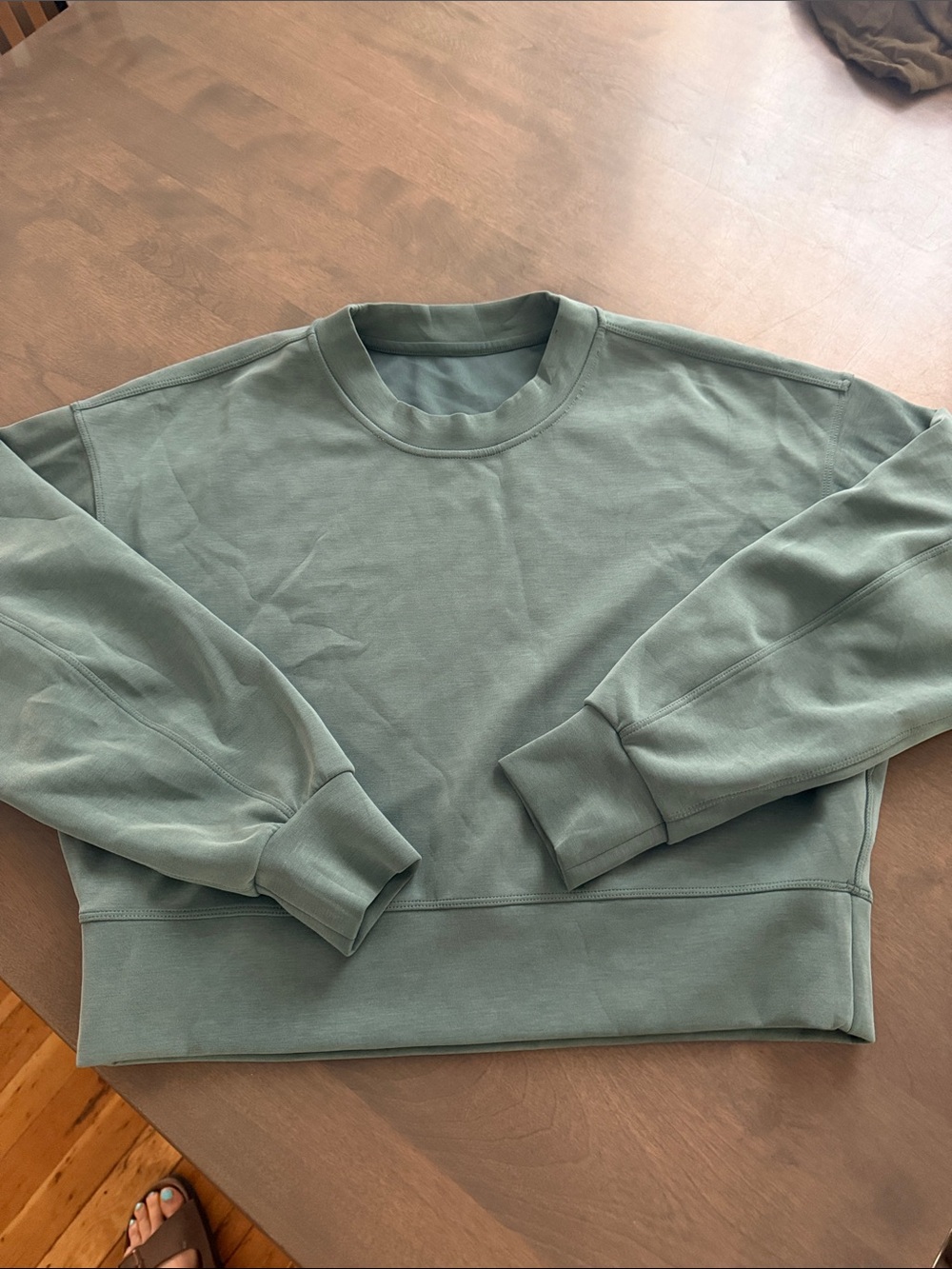 lululemon Softstreme crew sage green pullover sweatshirt size 2